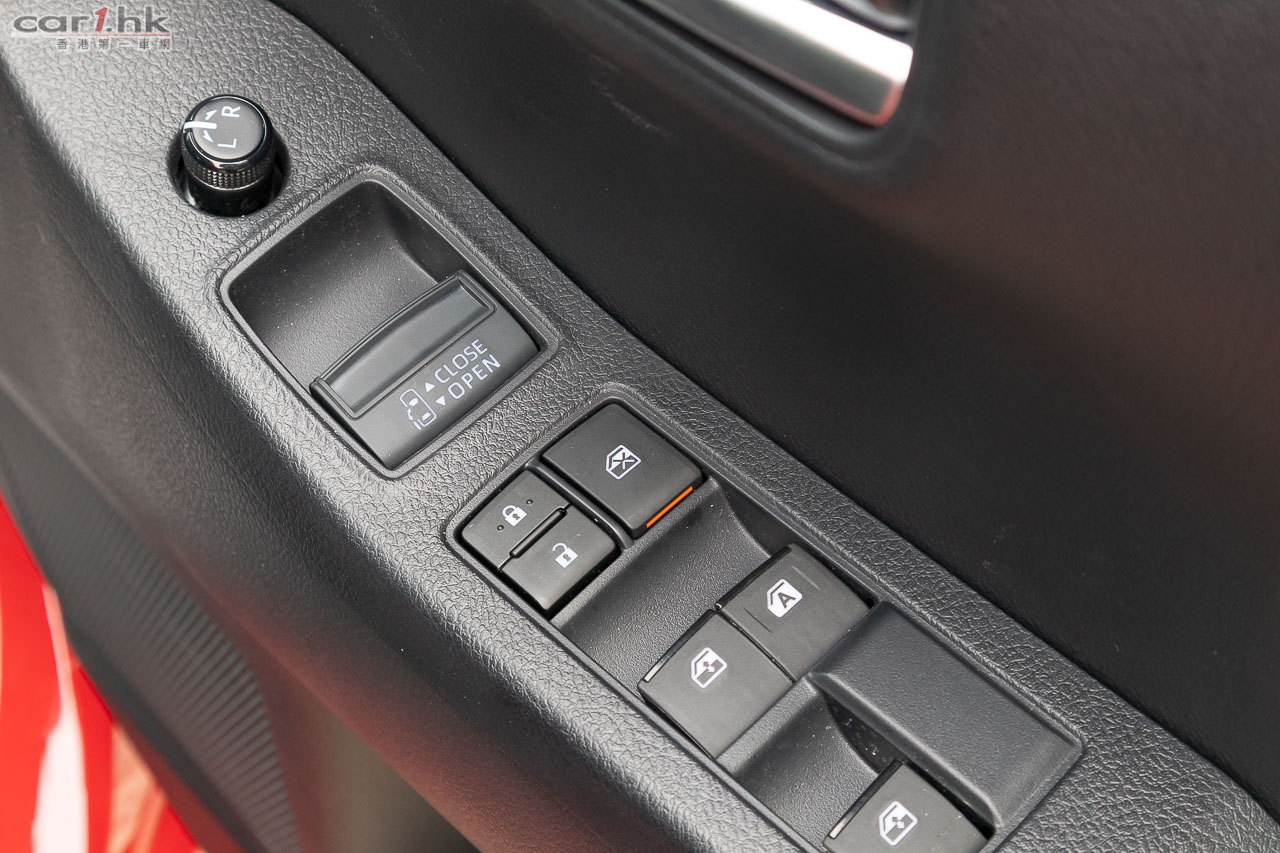 toyota-comfort-hybrid-taxi-2019-27.jpg
