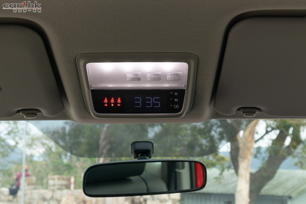 toyota-comfort-hybrid-taxi-2019-28.jpg
