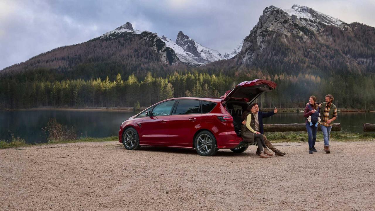 ford-s-max-hybrid (3).jpg