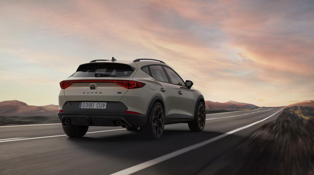 2021-cupra-formentor-vz5-16.jpg