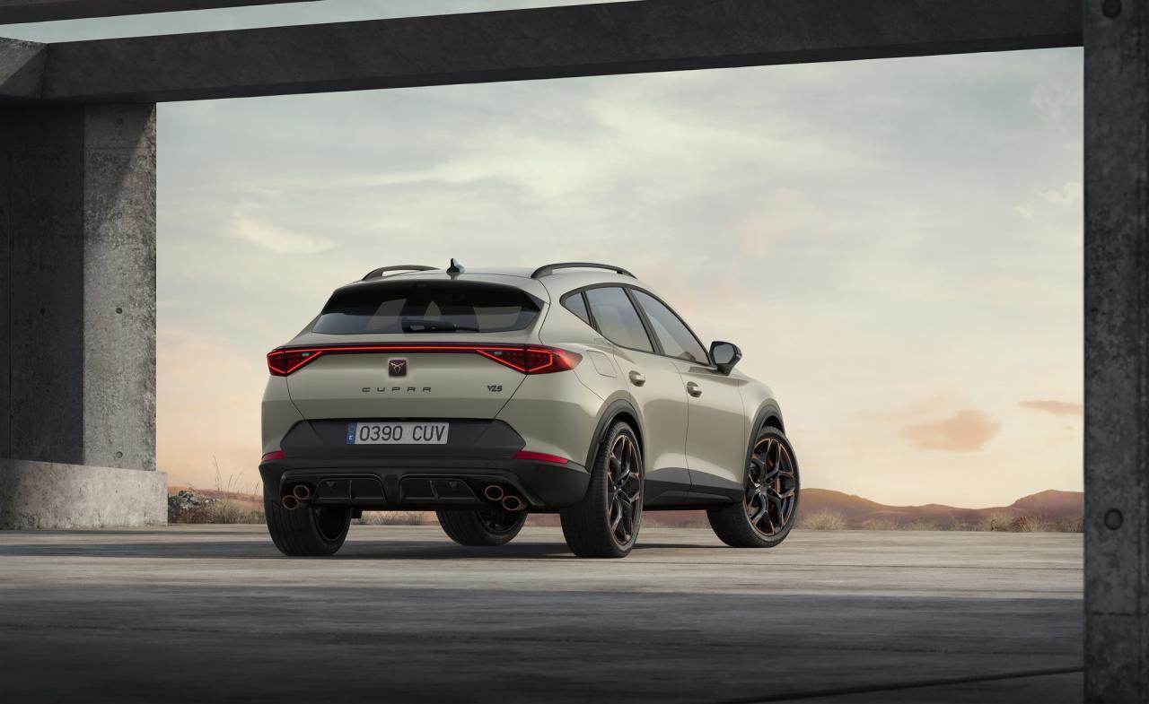 2021-cupra-formentor-vz5-7.jpg