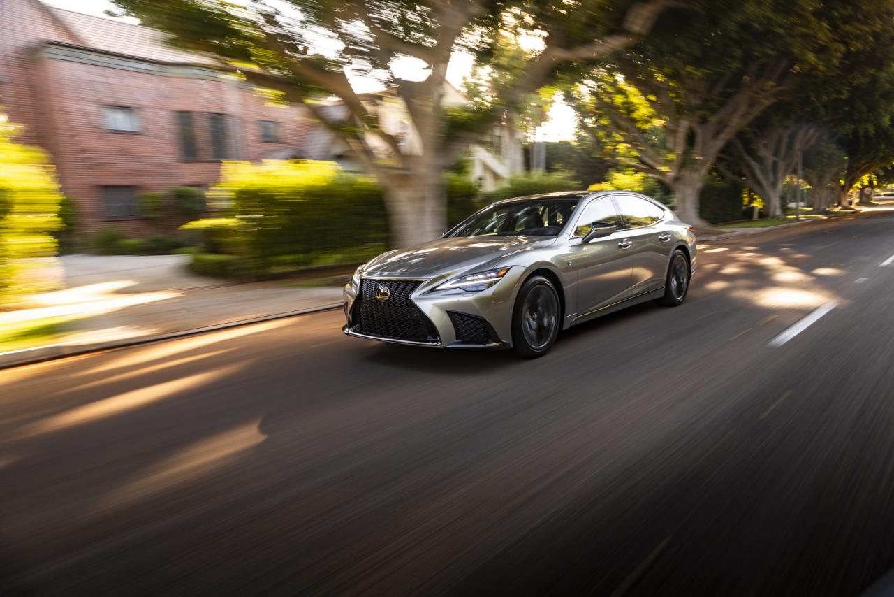 2021_Lexus_LS_05.jpg
