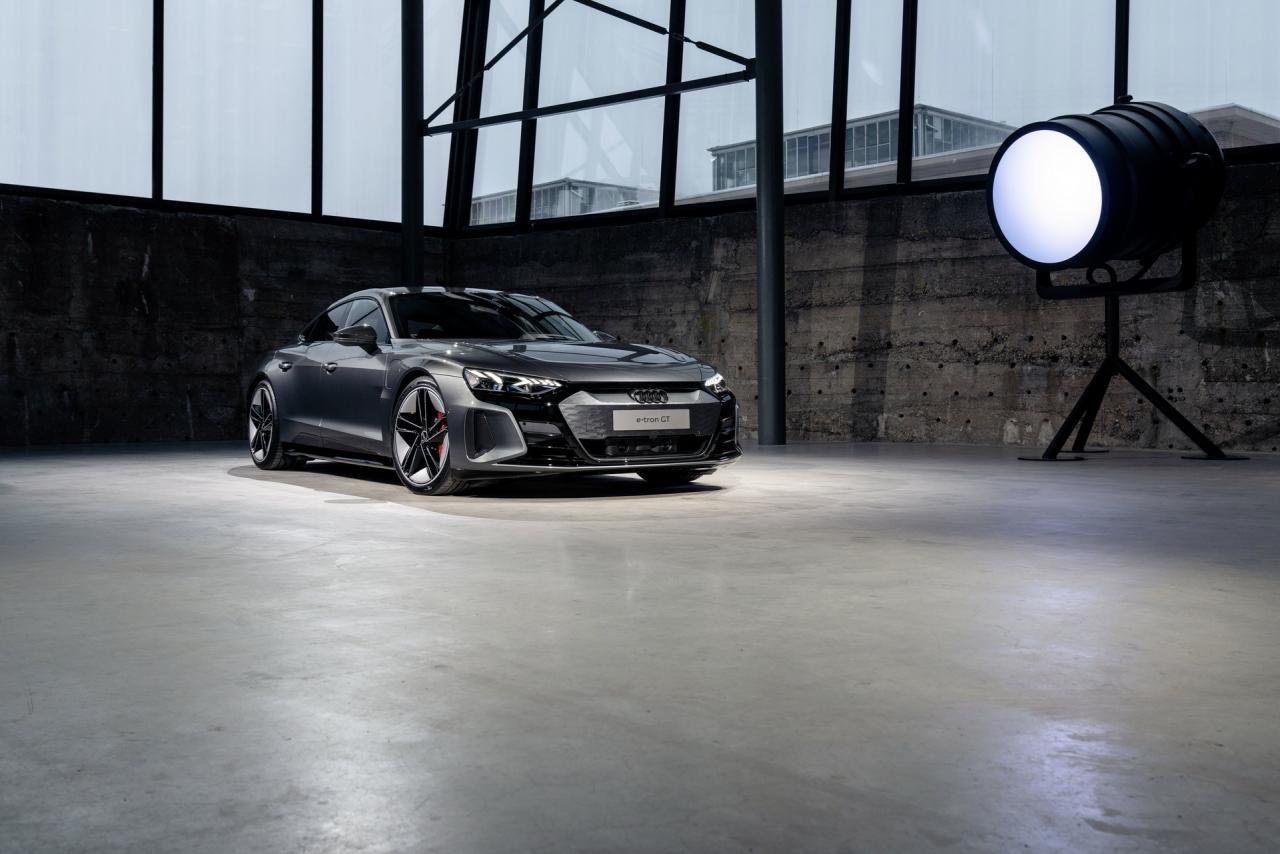 2022-Audi-e-tron-GT-23.jpg