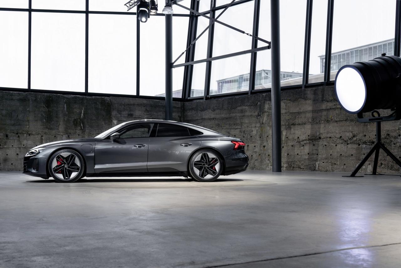 2022-Audi-e-tron-GT-31.jpg