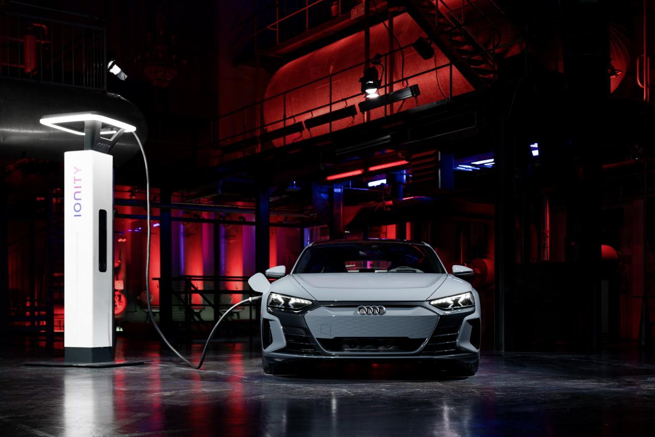 2022-Audi-e-tron-GT-56.jpg