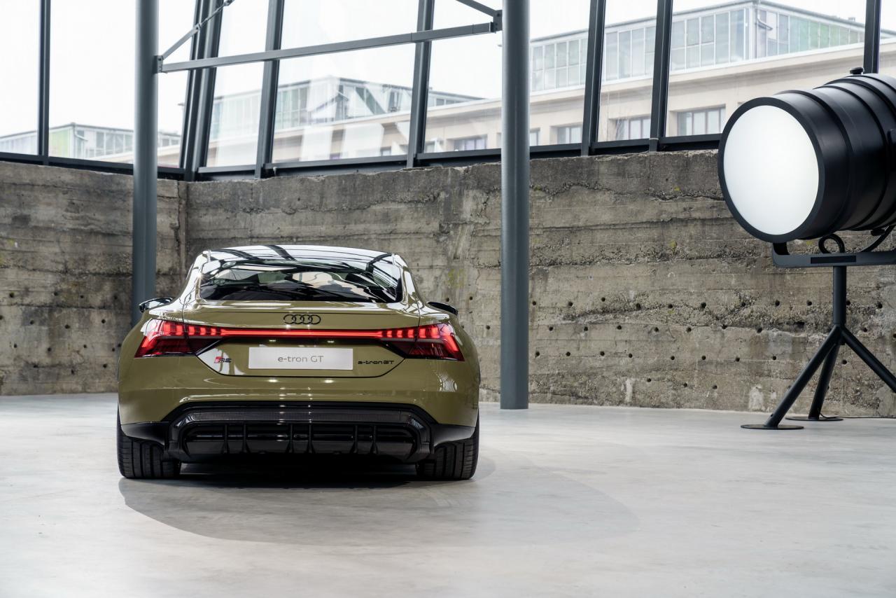 2022-Audi-e-tron-GT-7.jpg