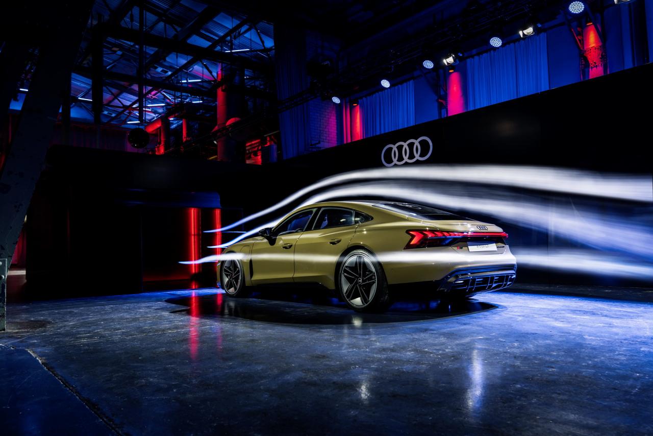 2022-Audi-e-tron-GT-82.jpg