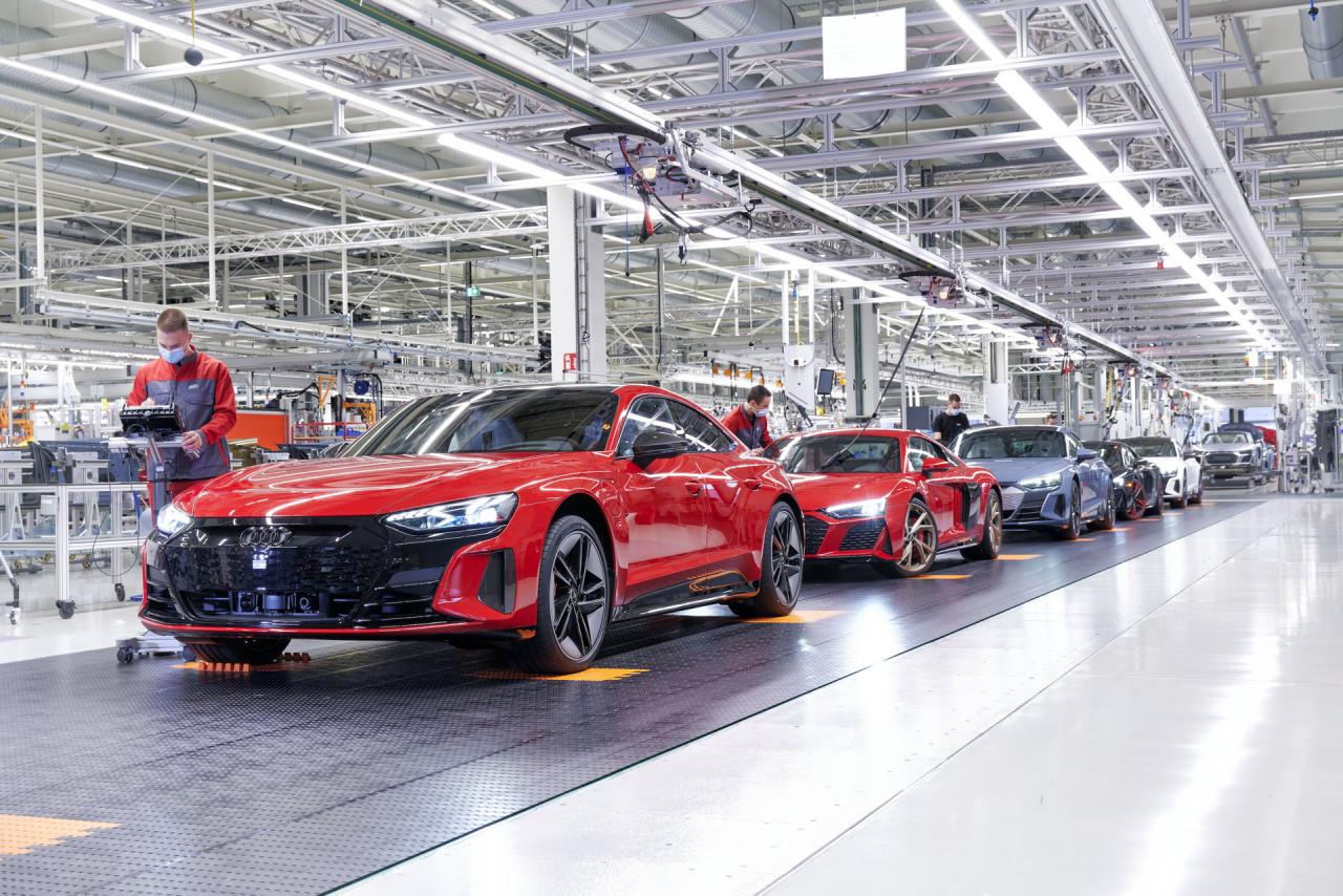 2022-Audi-e-tron-GT-94.jpg