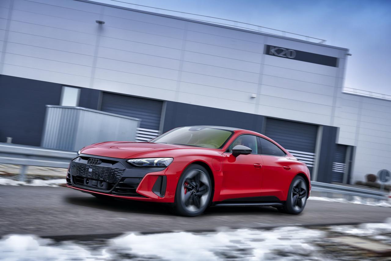 2022-Audi-e-tron-GT-95.jpg