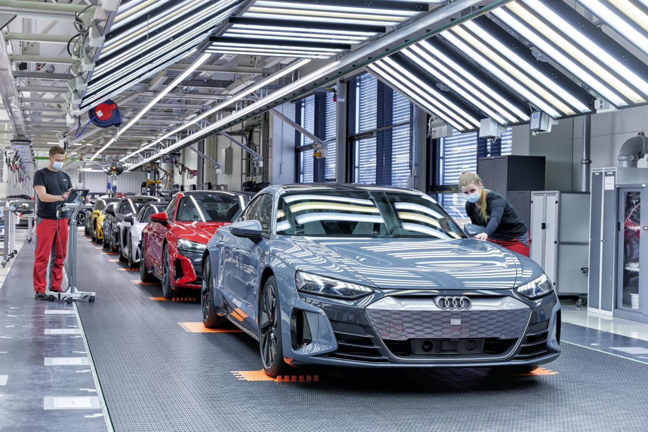 2022-Audi-e-tron-GT-97.jpg