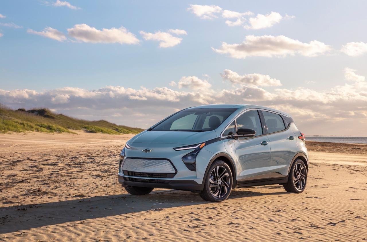2022-Chevrolet-Bolt-10.jpg