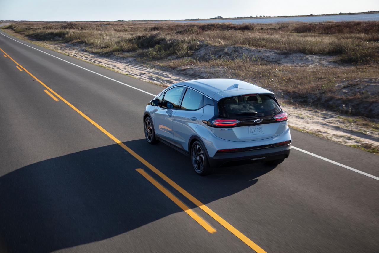 2022-Chevrolet-Bolt-12.jpg