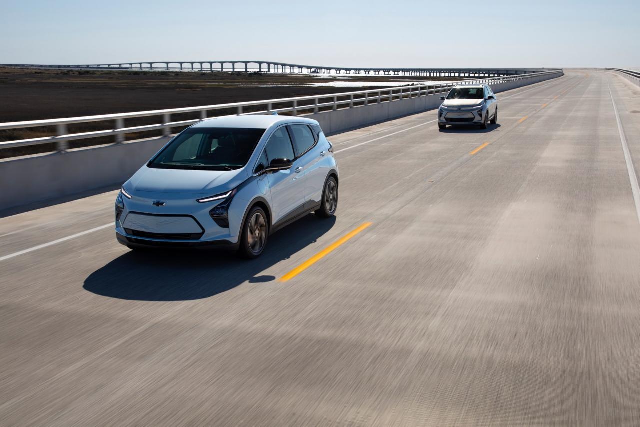 2022-Chevrolet-Bolt-13.jpg