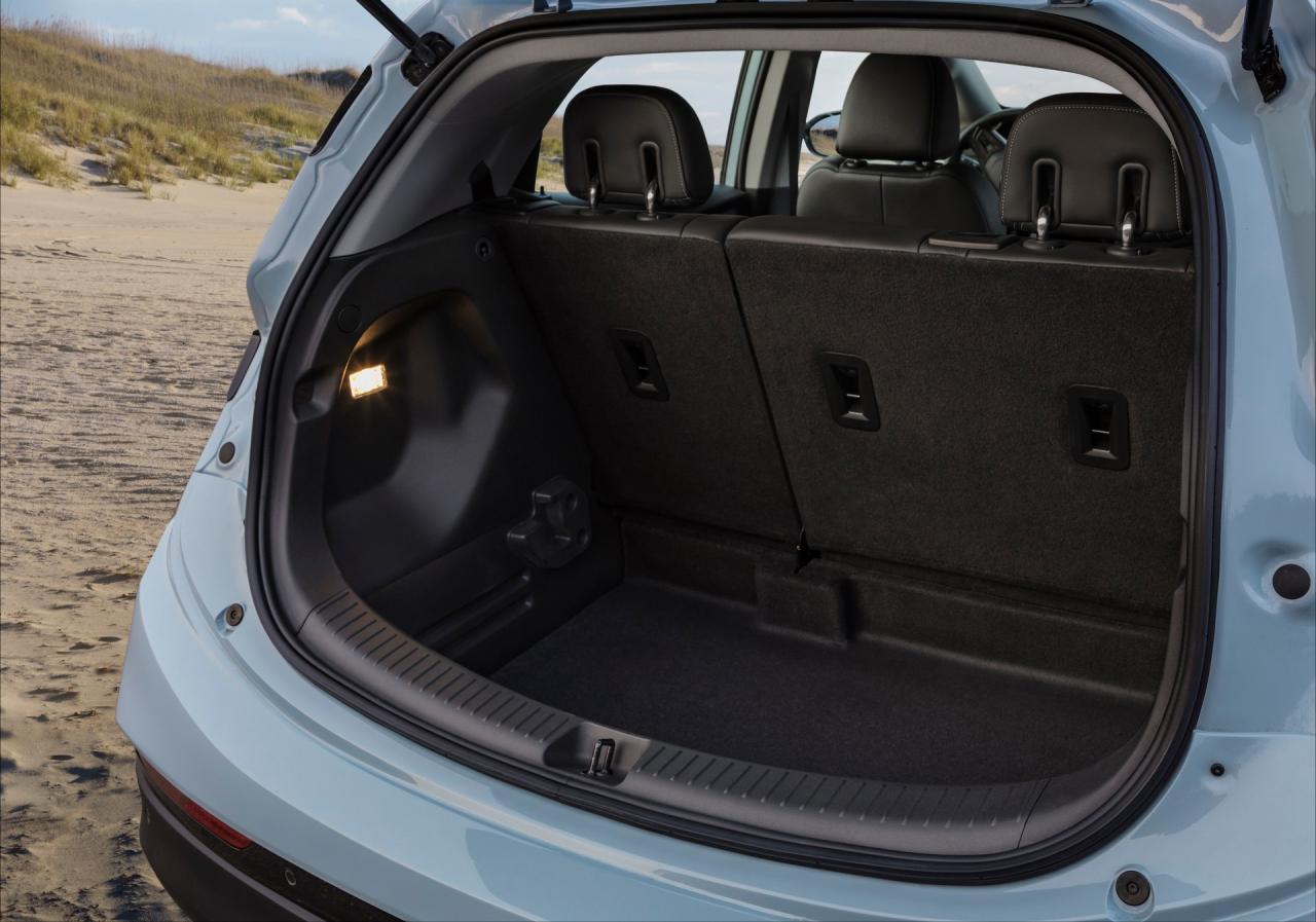 2022-Chevrolet-Bolt-19.jpg