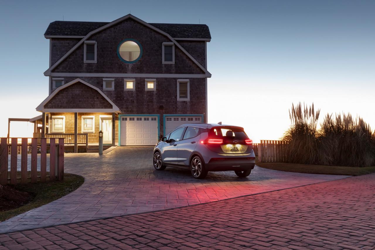 2022-Chevrolet-Bolt-4.jpg