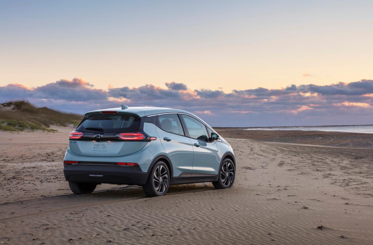 2022-Chevrolet-Bolt-7.jpg