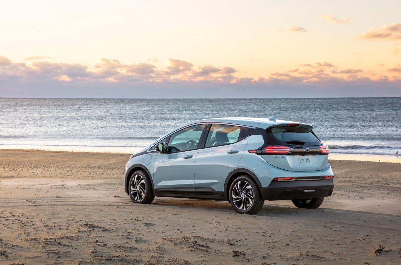 2022-Chevrolet-Bolt-9.jpg