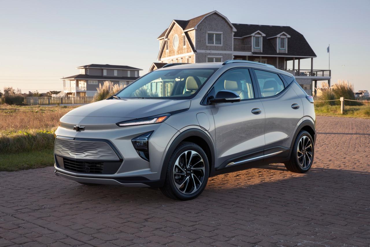 2022-Chevrolet-Bolt-EUV-1-1.jpg