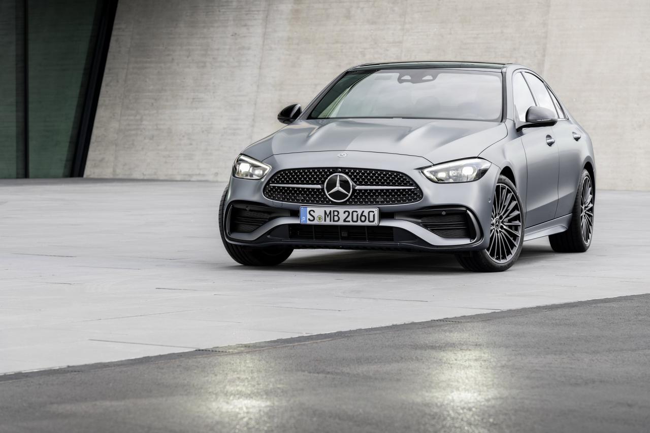 2022-Mercedes-Benz-C-Class-1-1.jpg