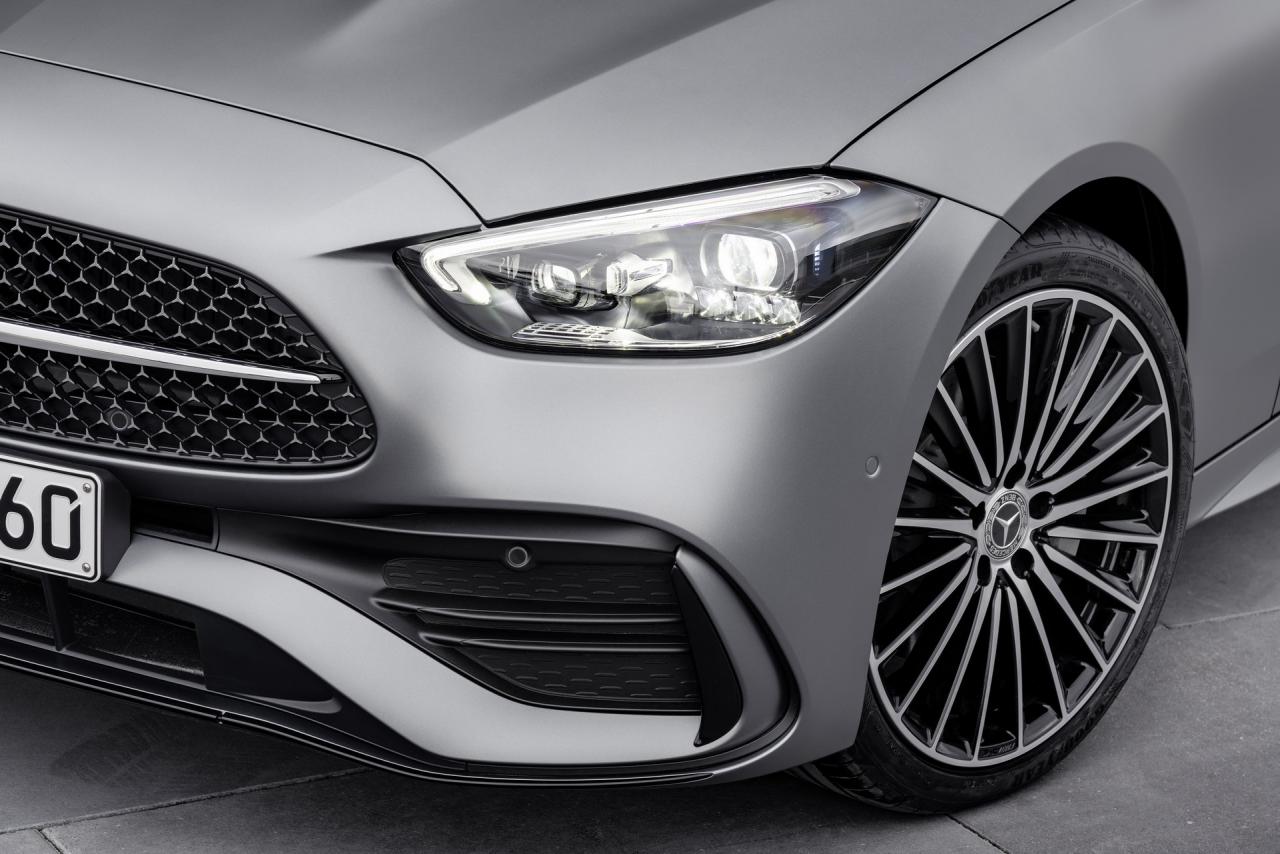 2022-Mercedes-Benz-C-Class-34-1.jpg