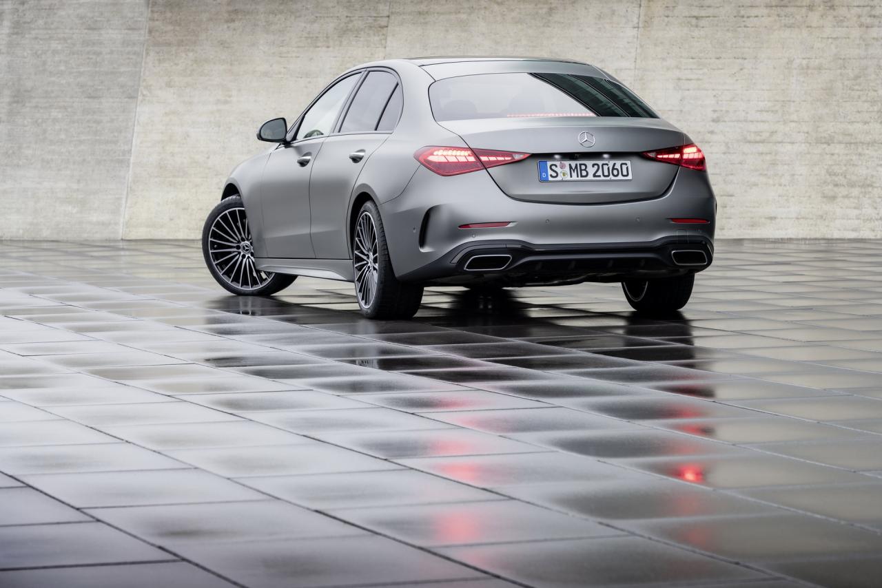 2022-Mercedes-Benz-C-Class-38-1.jpg