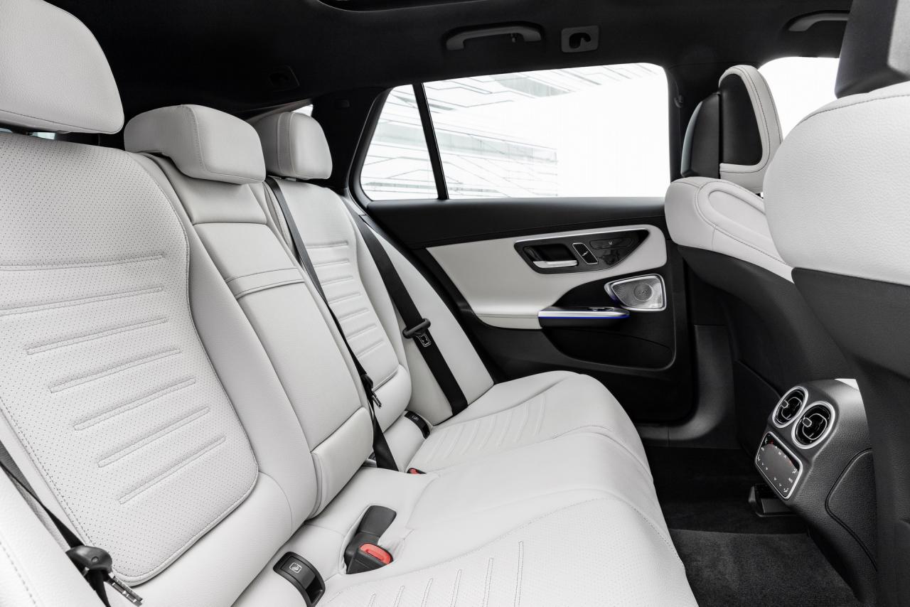 2022-Mercedes-Benz-C-Class-47-1.jpg