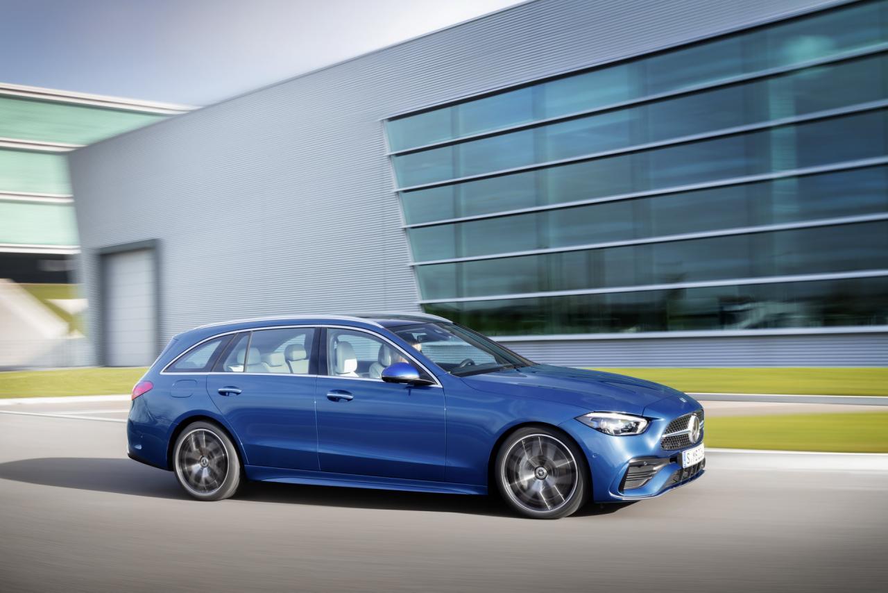 2022-Mercedes-Benz-C-Class-55-1.jpg