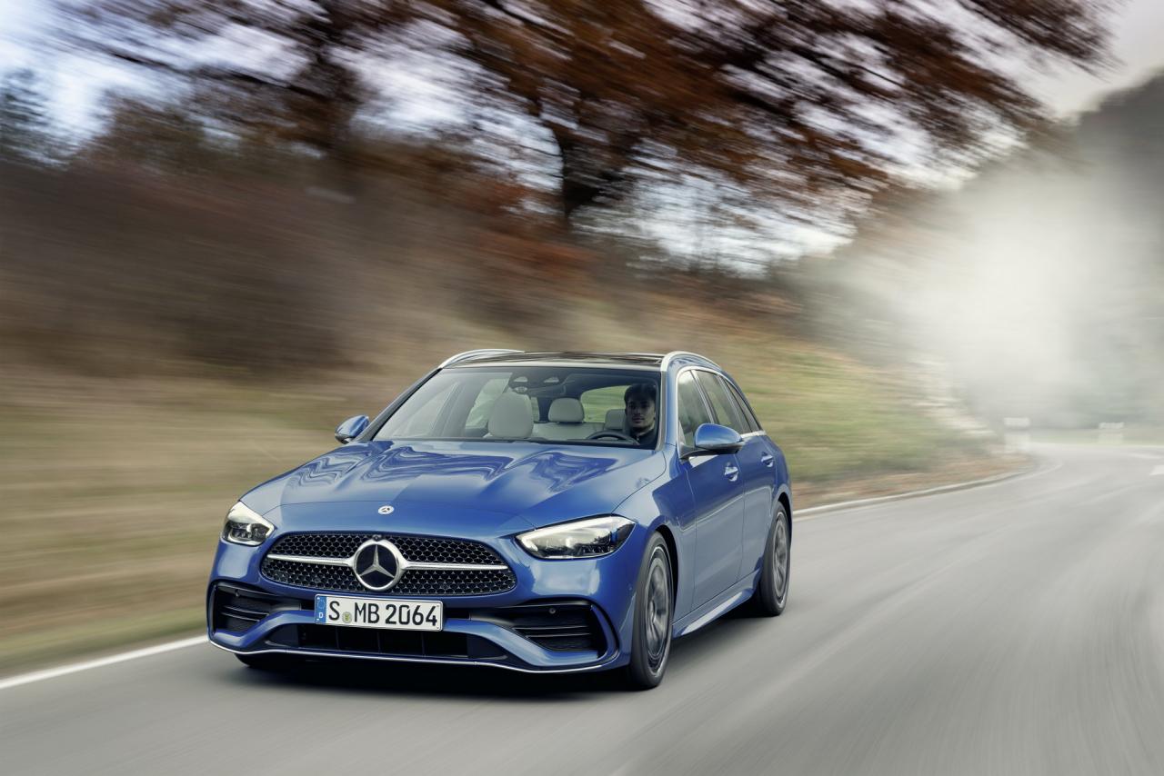 2022-Mercedes-Benz-C-Class-60-1.jpg