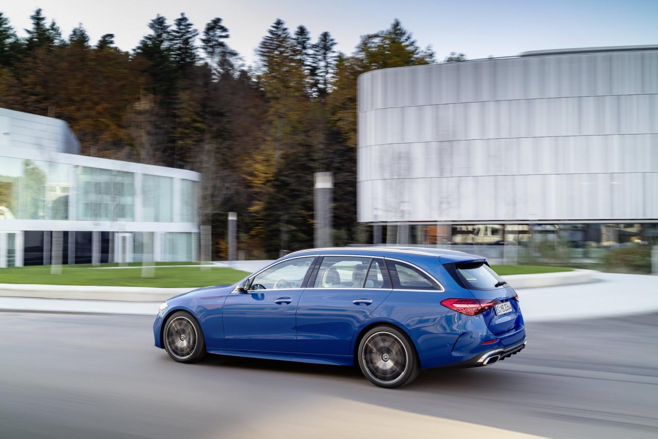 2022-Mercedes-Benz-C-Class-62-1.jpg