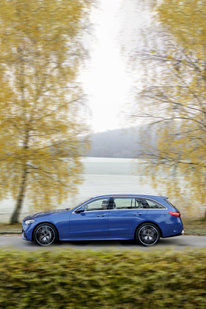2022-Mercedes-Benz-C-Class-64-1.jpg