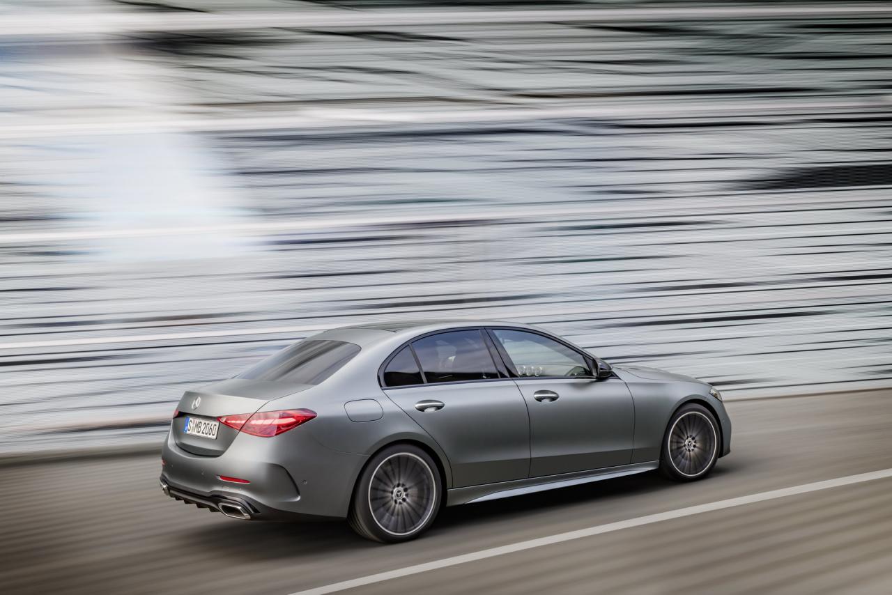 2022-Mercedes-Benz-C-Class-9-1.jpg