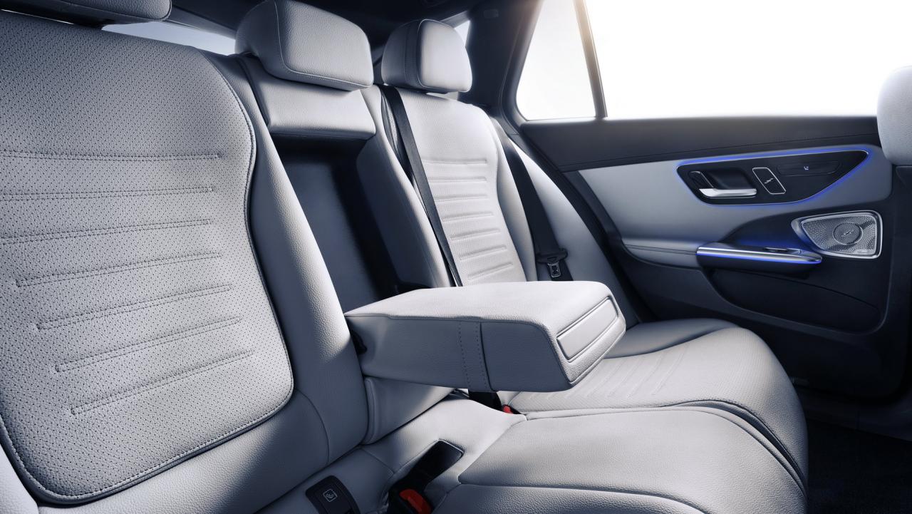 2022-Mercedes-Benz-C-Class-95.jpg