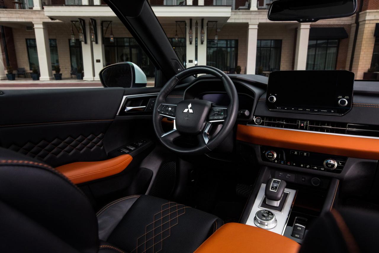 2022-Mitsubishi-Outlander-13-SUV-CarScoops.jpg