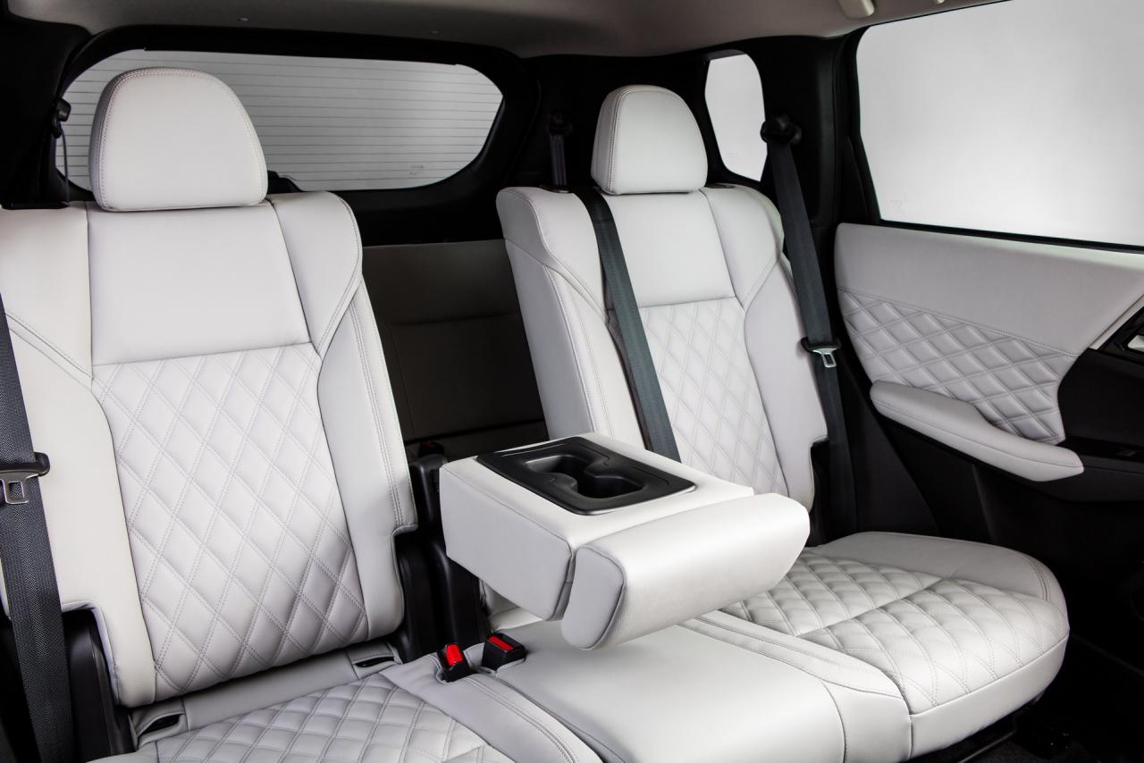 2022-Mitsubishi-Outlander-16-SUV-CarScoops.jpg