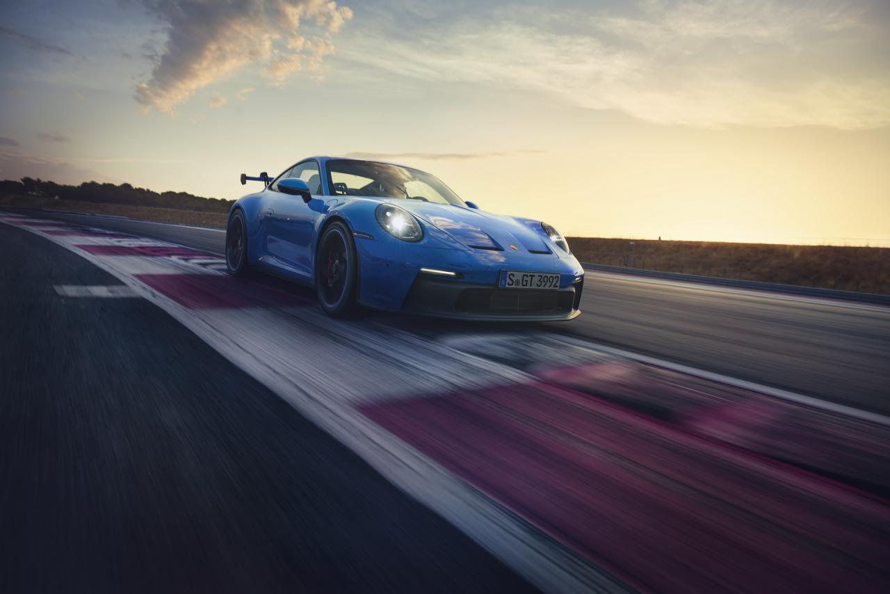 2022-Porsche-911-GT3-07.jpg