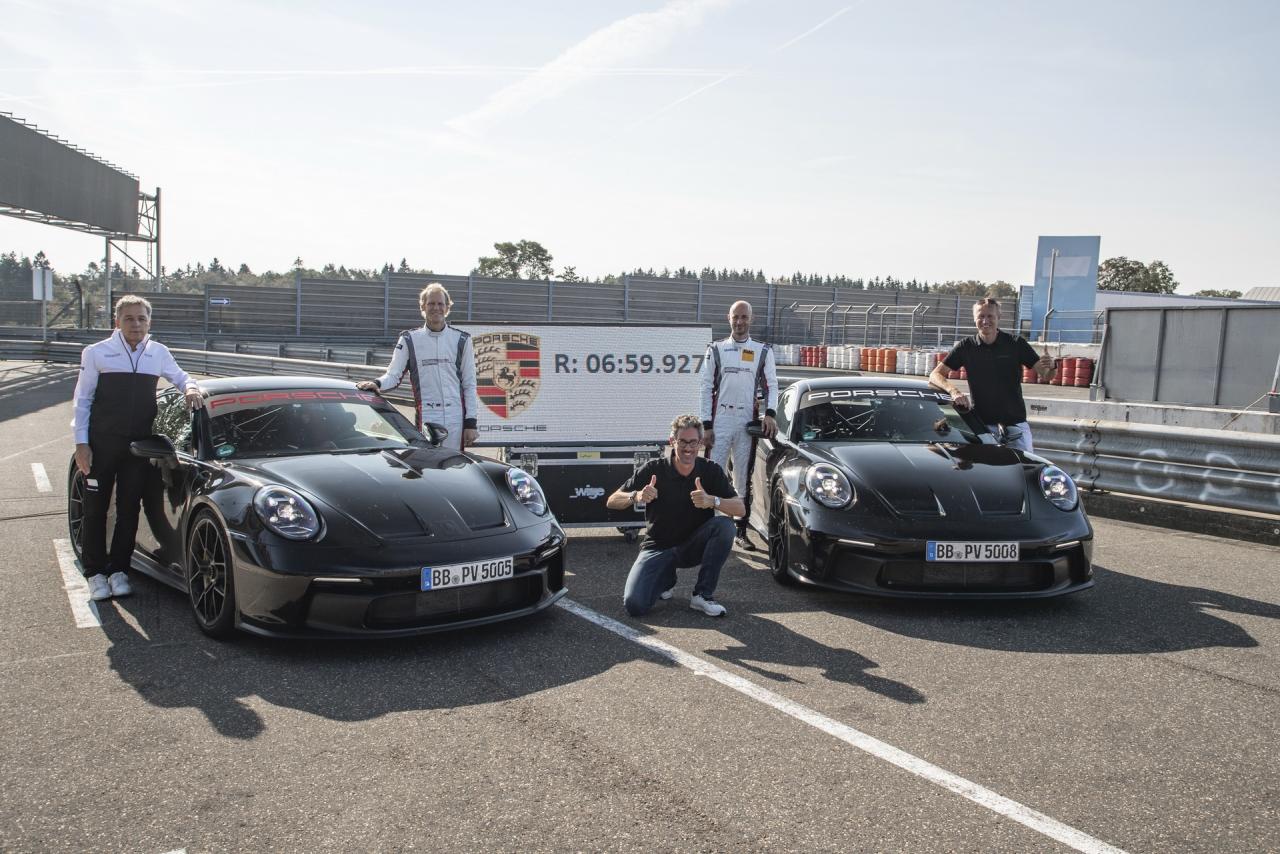 2022-Porsche-911-GT3-11.jpg