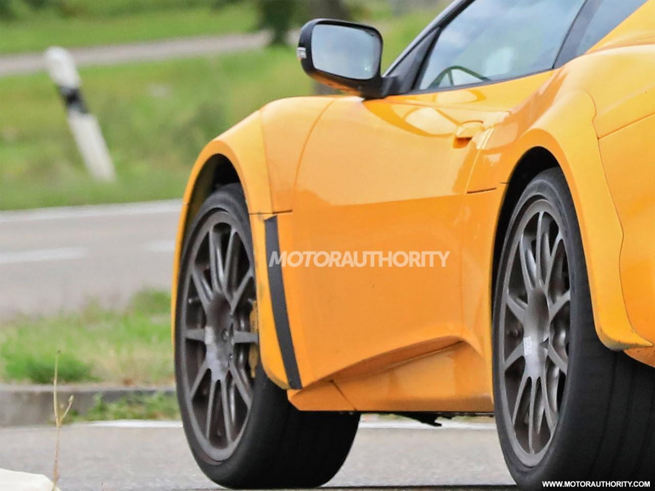 2022-lotus-esprit-spiritual-successor-test-mule-spy-shots--photo-credit-s-baldauf-sb-medien_100762657_h.jpg