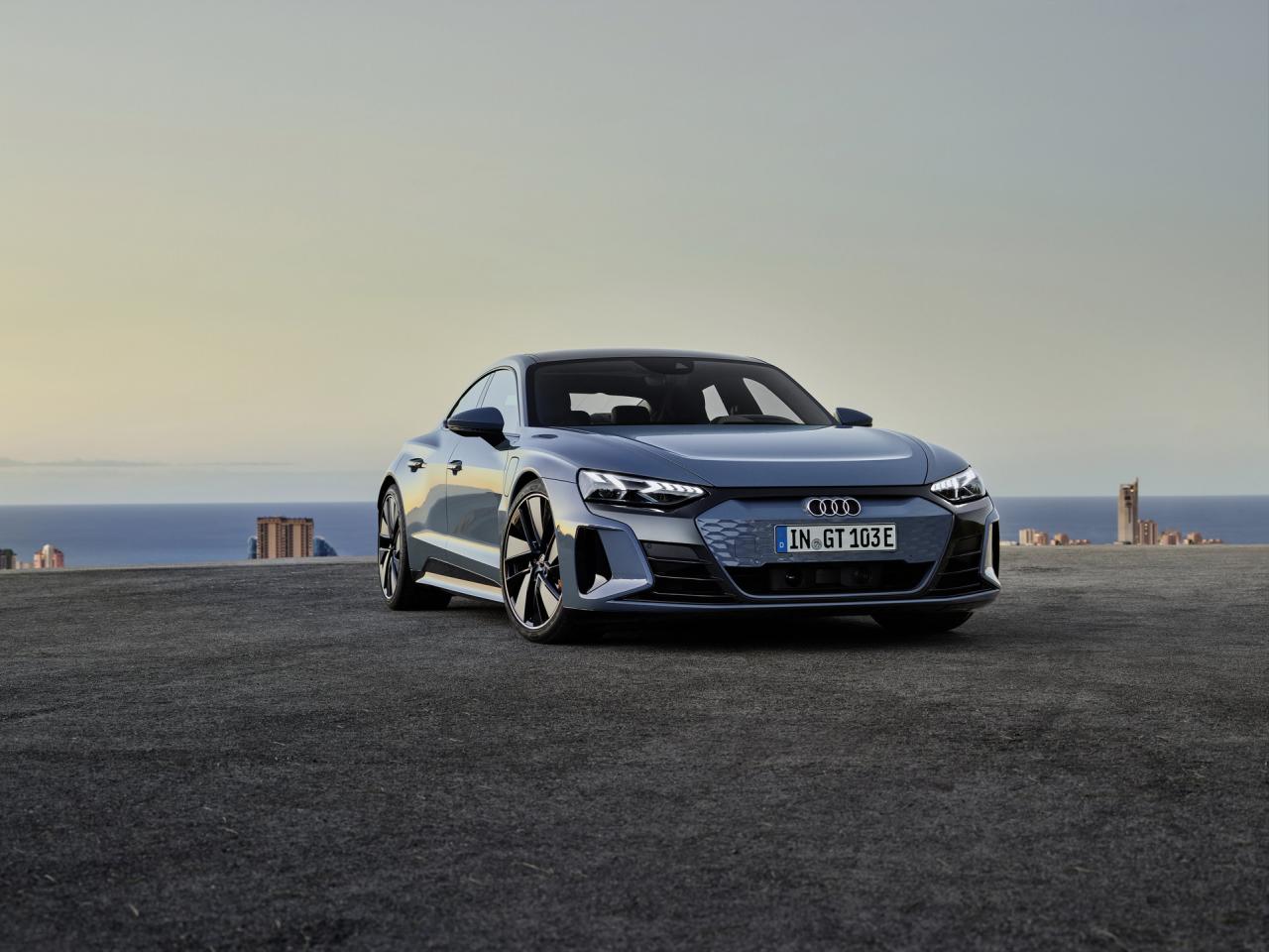 Audi-e-tron-GT-RS-12.jpg