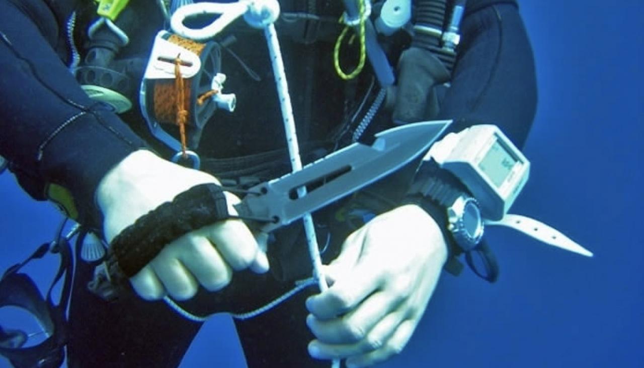 Coltello-subacqueo.jpg
