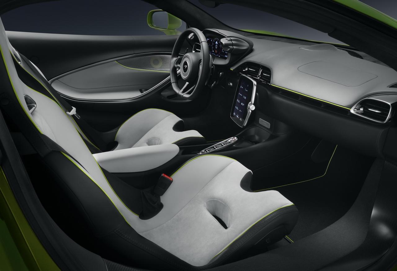 McLaren-Artura-41-PHEV-CarScoops.jpg