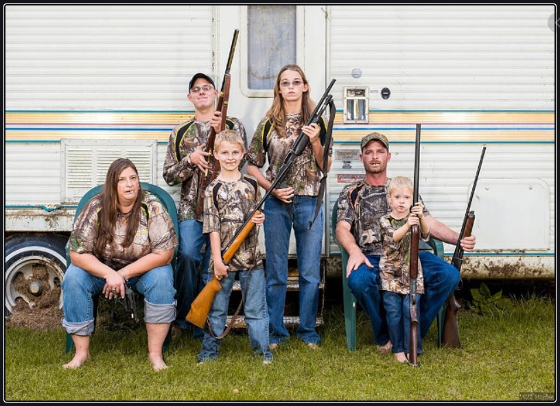 Rednecks.jpg.5cfaabd16fb4b14cc5231748fff8dc91.jpg