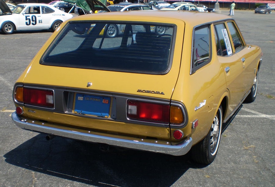 Toyota_Corona_Mark_II_Wagon_rear.jpg.ca298bb840f35130548deb365daf0391.jpg