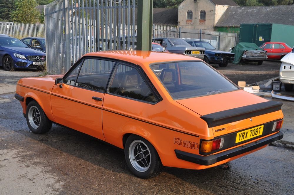 ford_escort_rs2000.jpg.a8ca562b2888cb192bfd77bc91356b2d.jpg