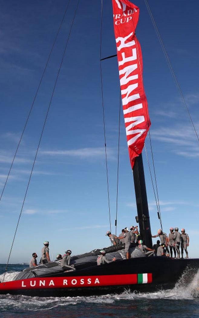 luna-rossa-portrait.jpg