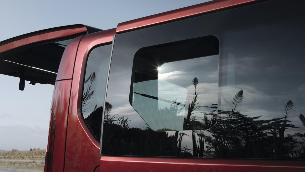 2021 - New Renault Trafic on location (3).jpg