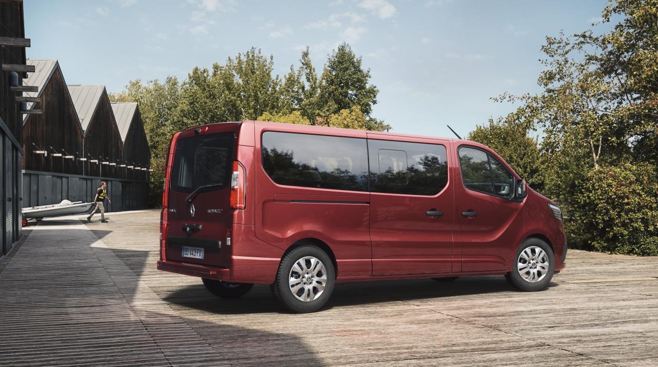 2021 - New Renault Trafic on location (1).jpg