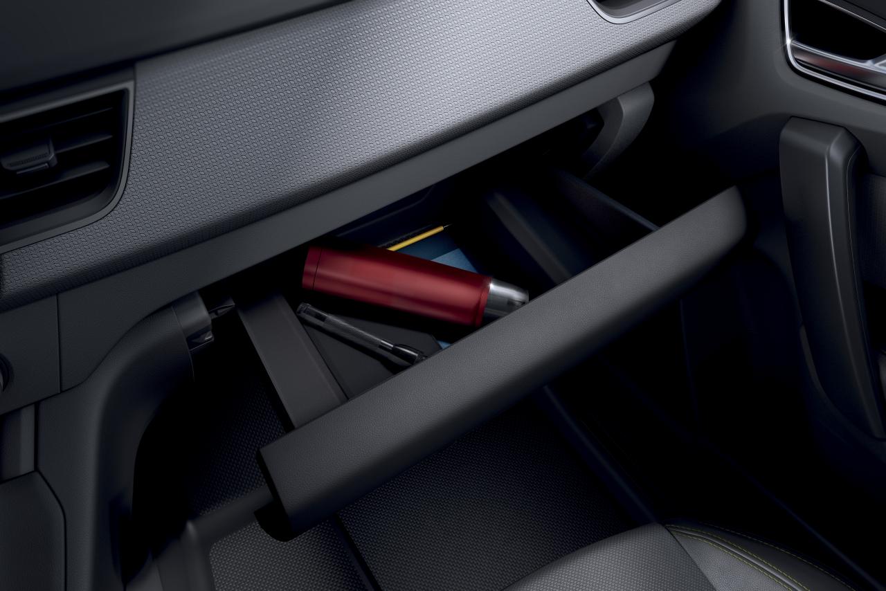 2021 - New Renault Kangoo Van in studio (19).jpg