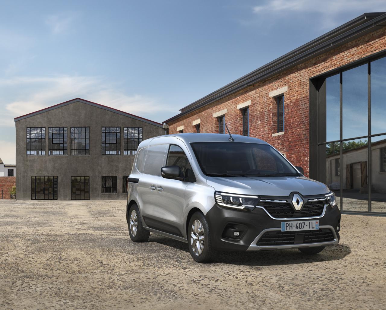 2021 - New Renault Kangoo Van on location (2).jpg