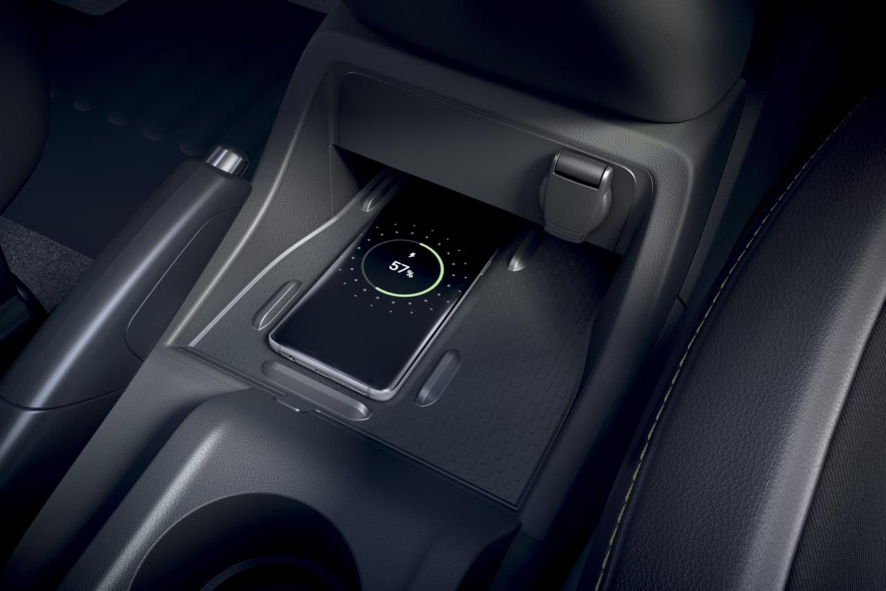 2021 - New Renault Kangoo Van in studio (18).jpg