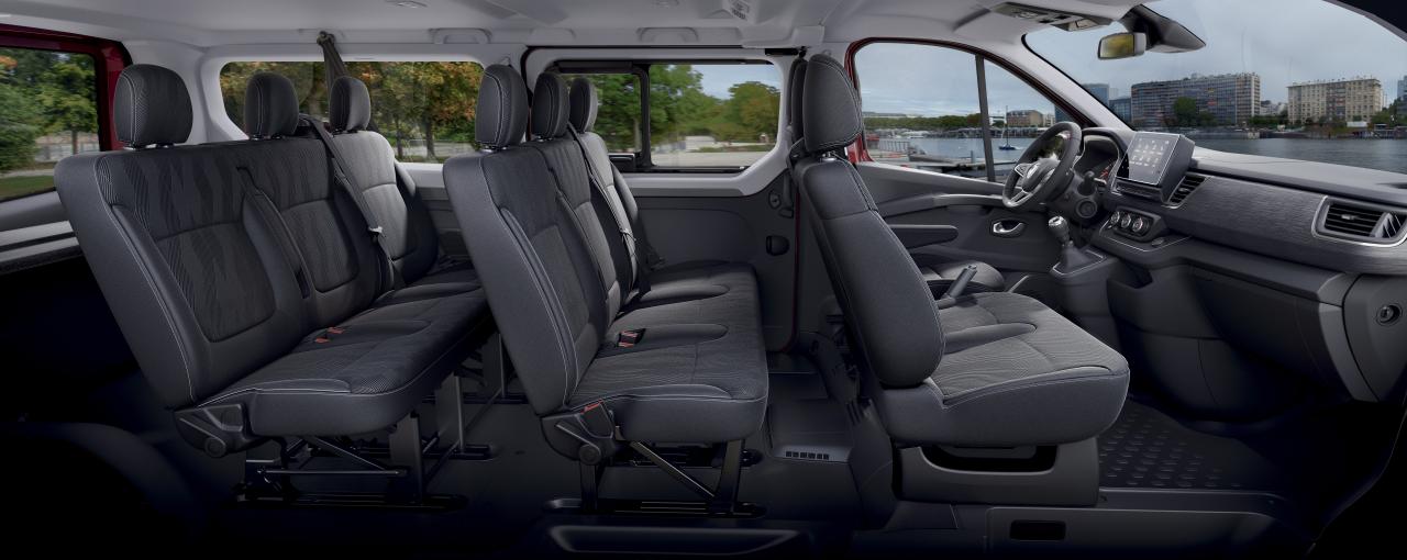 2021 - New Renault Trafic on location (4).jpg